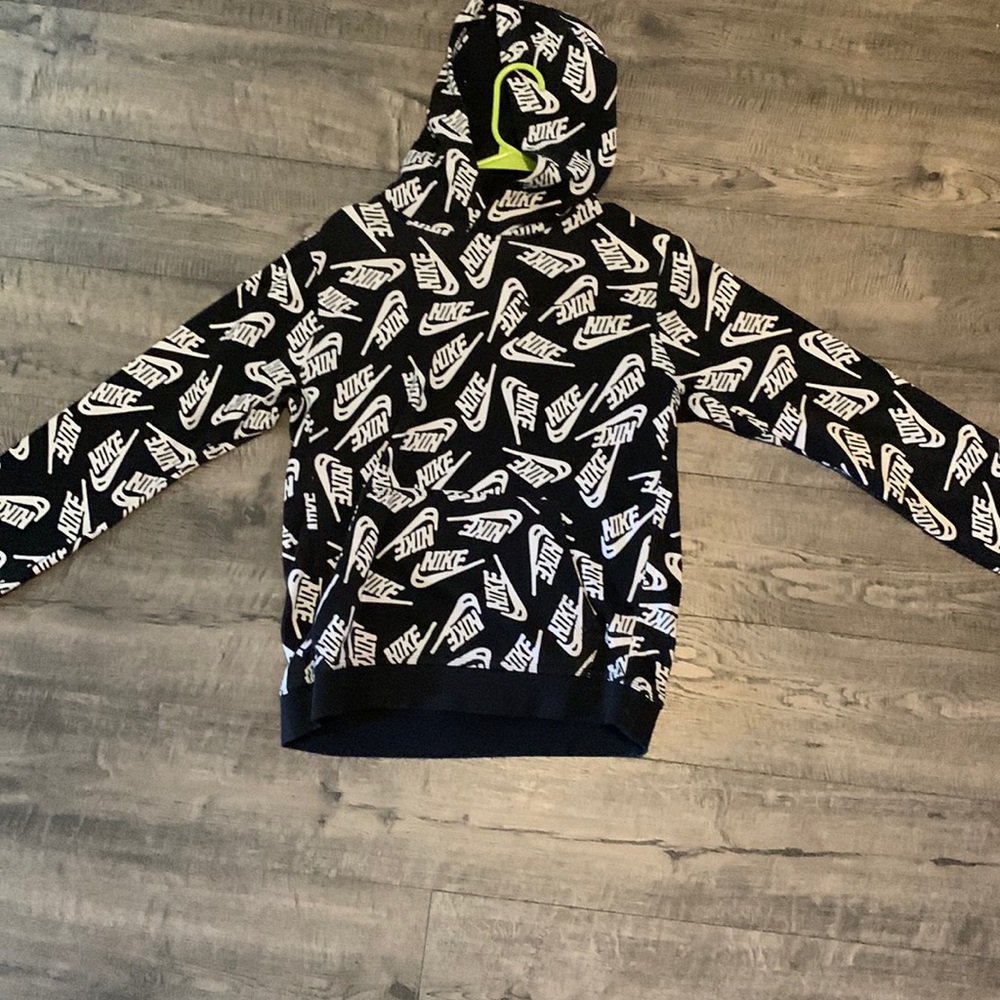 Boys nike hoodie size XL